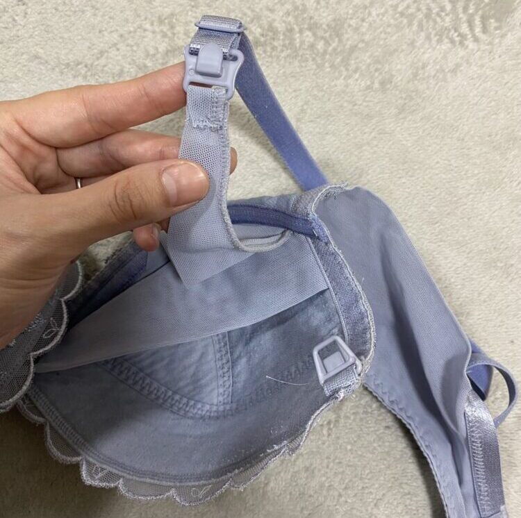 授乳ブラ　ストラップ外す