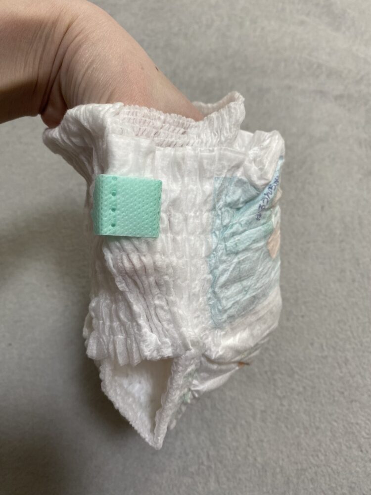パンツ　ゆるうんちポケット　横から