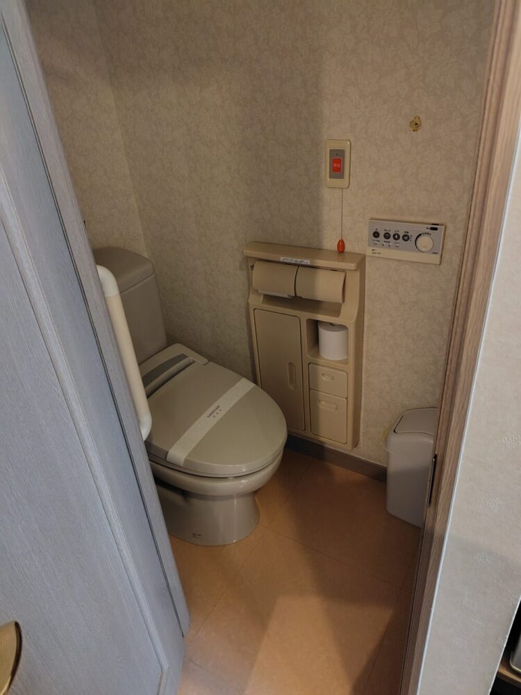 出産前日部屋トイレ
