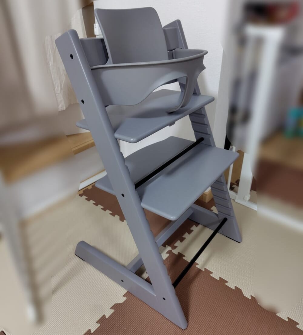 ストームグレーのトリップトラップ全体